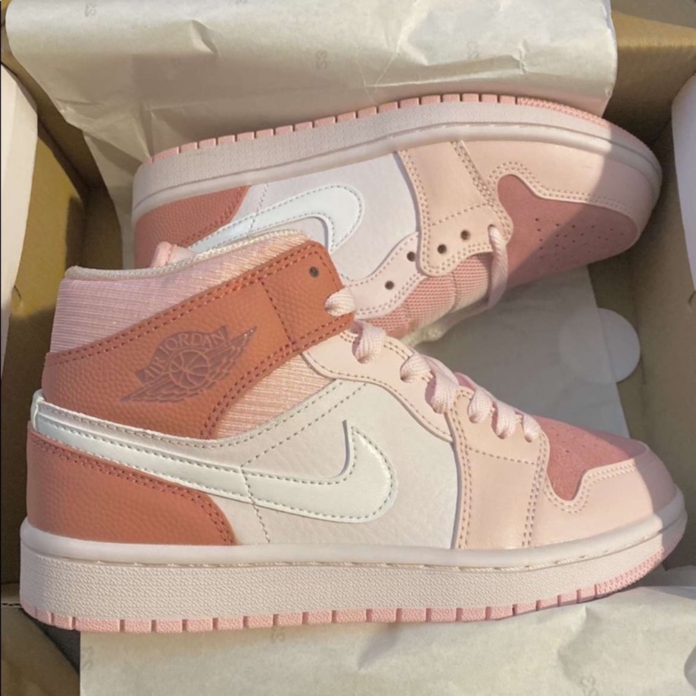 Jordan digital pink